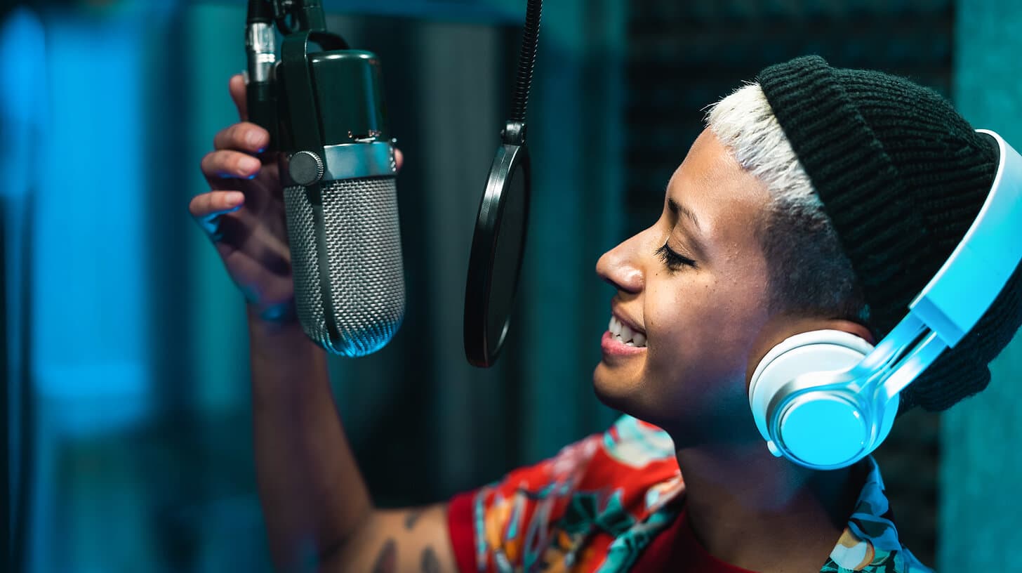 Distribución global Lleva tus tracks a Spotify, Apple Music y YouTube